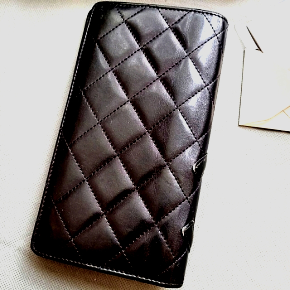 🌺 CHANEL CC Cambon Quilted Logo Bifold Wallet in Black & Hot Pink Pre-owned - Picture 3 of 15